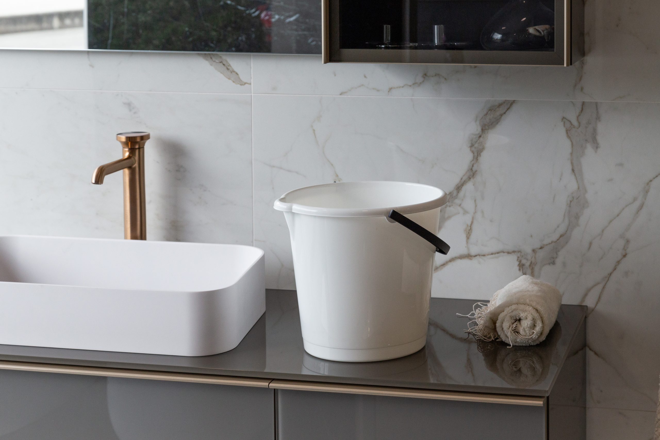 Round Bucket 10lt. White